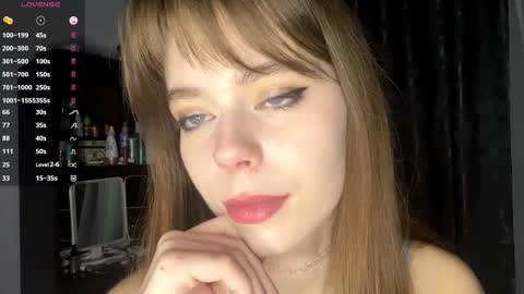 Snapshot of marciecommon chatting on 09.24.25 Alisa online show from 09.24.25