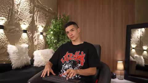 Snapshot of marcoyethan chatting on 09.10.25 Marco and Ethan online show from 09.10.25