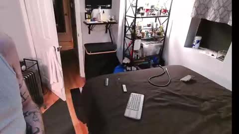 marctheslut online show from 11.16.25