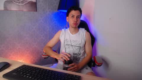 Snapshot of marcus_hanks chatting on 02.20.25 Marcus Hanks online show from 02.20.25