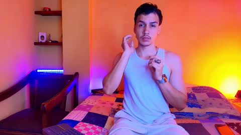 Snapshot of marcus_hanks chatting on 10.07.25 Marcus Hanks online show from 10.07.25