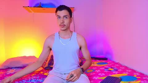 Snapshot of marcus_hanks chatting on 10.28.25 Marcus Hanks online show from 10.28.25