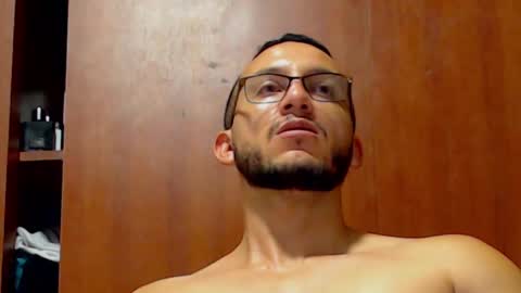 Snapshot of marcusmilarc chatting on 02.19.25 online show from 02.19.25