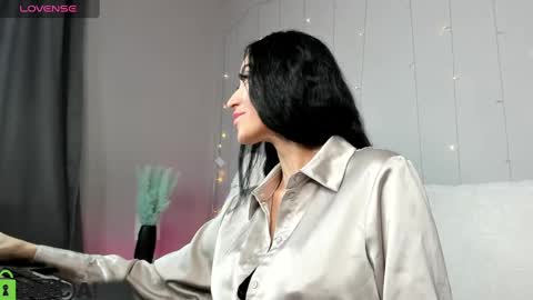 Margaret Clark online show from 02.03.25