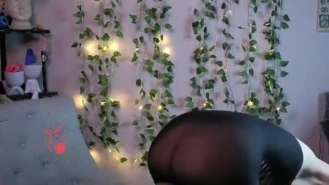 Margaux Savant online show from 09.16.25