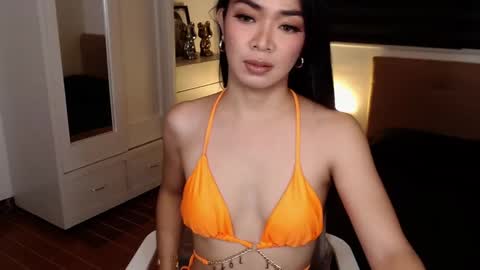 Snapshot of margawilliams chatting on 11.25.25 Marga Williams online show from 11.25.25