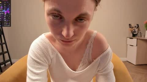 Mia online show from 04.28.26