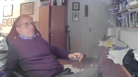 Snapshot of marginalie chatting on 01.01.25 marginalie online show from 01.01.25