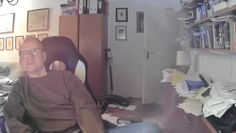 Snapshot of marginalie chatting on 02.03.25 marginalie online show from 02.03.25