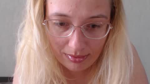 Snapshot of margo_shine chatting on 09.15.25 margo_shine online show from 09.15.25