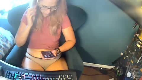 Snapshot of margolane chatting on 09.17.25 Elle online show from 09.17.25