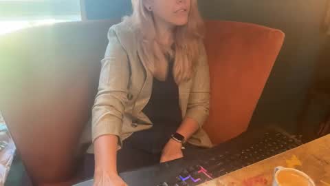 Snapshot of margolane chatting on 10.29.25 Elle online show from 10.29.25