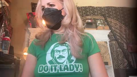 Snapshot of margolane chatting on 10.31.25 Elle online show from 10.31.25