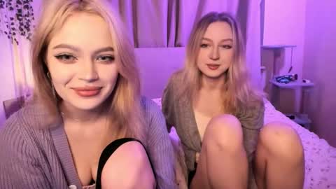 Snapshot of margorozentals chatting on 09.28.25 Margo online show from 09.28.25