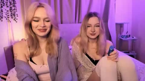 Snapshot of margorozentals chatting on 09.29.25 Margo online show from 09.29.25