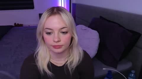 margot_robbie7 online show from 01.15.26