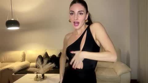 Snapshot of margotdeville chatting on 10.25.25 Margot online show from 10.25.25