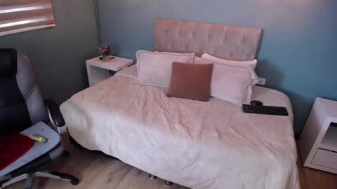 Mari online show from 01.16.25