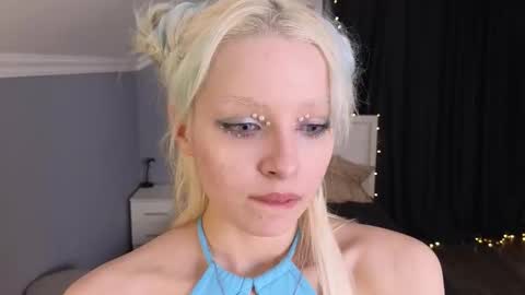 Snapshot of mari_clay chatting on 02.18.26 Milena online show from 02.18.26