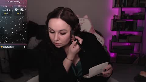 Snapshot of mari_moore7 chatting on 01.31.25 mari moore online show from 01.31.25