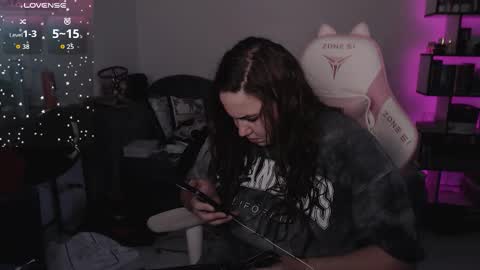 mari moore online show from 10.11.25