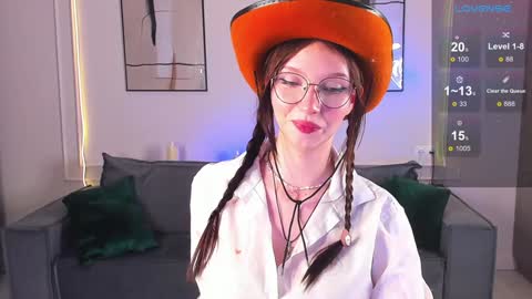 Snapshot of mari_nett chatting on 01.18.25 mari_nett online show from 01.18.25