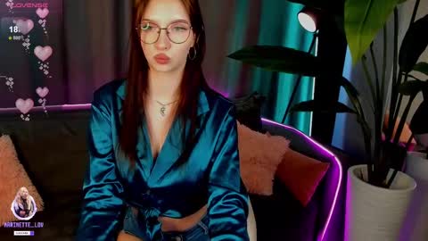 Snapshot of mari_nett chatting on 02.26.25 mari_nett online show from 02.26.25