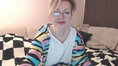 Mari online show from 02.12.25