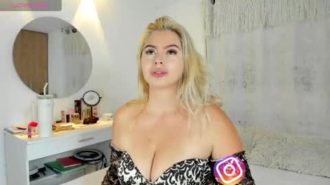 Snapshot of mariadanielasanchez chatting on 09.25.25 mariadanielasanchez online show from 09.25.25