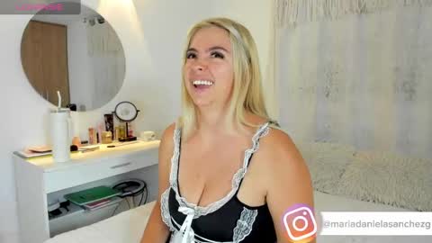 Snapshot of mariadanielasanchez chatting on 09.27.25 mariadanielasanchez online show from 09.27.25