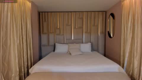 MARIA HERRERA  online show from 12.17.25