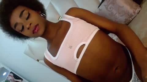 Snapshot of mariahmendezz chatting on 09.16.25 online show from 09.16.25