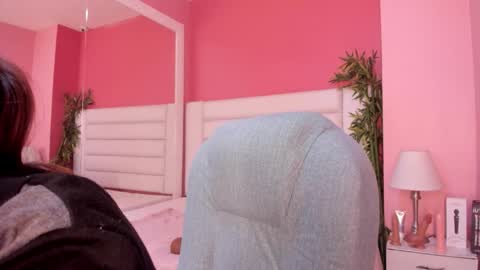 Snapshot of mariam_scott18 chatting on 11.21.25 Mariam online show from 11.21.25