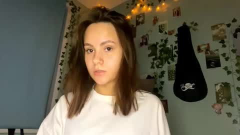 Mia online show from 09.18.25