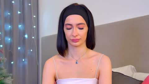 MariaMenson online show from 12.17.24