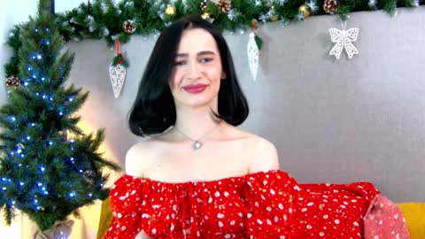 MariaMenson online show from 01.17.25