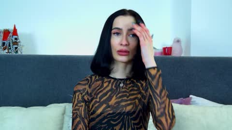 MariaMenson online show from 01.27.25