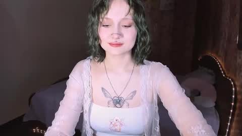 Snapshot of mariamilkis chatting on 04.26.26 Maria online show from 04.26.26