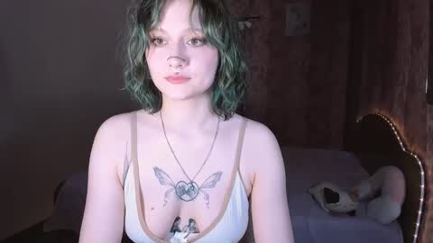Snapshot of mariamilkis chatting on 04.28.26 Maria online show from 04.28.26
