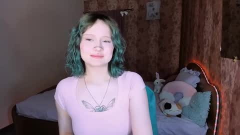 Snapshot of mariamilkis chatting on 05.24.26 Maria online show from 05.24.26