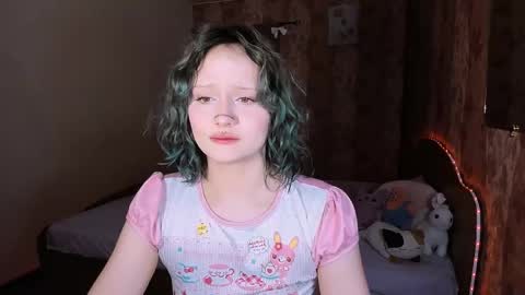 Snapshot of mariamilkis chatting on 05.30.26 Maria online show from 05.30.26