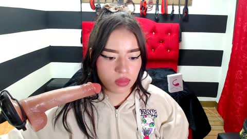 Snapshot of marian_ran_ chatting on 12.04.24 Marian online show from 12.04.24