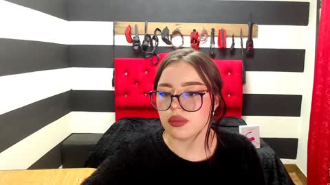 Snapshot of marian_ran_ chatting on 12.06.24 Marian online show from 12.06.24