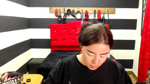 Snapshot of marian_ran_ chatting on 12.09.24 Marian online show from 12.09.24