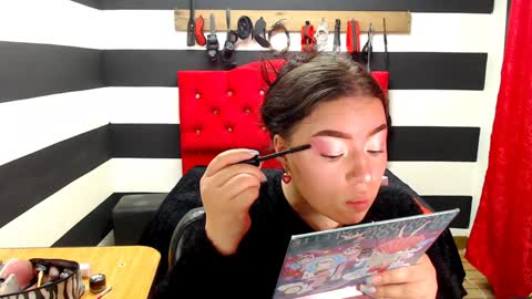 Snapshot of marian_ran_ chatting on 12.10.24 Marian online show from 12.10.24