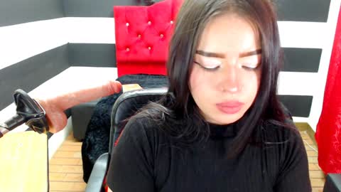 Snapshot of marian_ran_ chatting on 12.14.24 Marian online show from 12.14.24