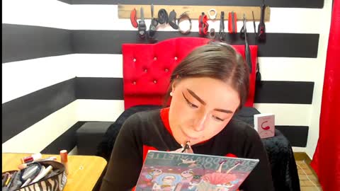 Snapshot of marian_ran_ chatting on 12.21.24 Marian online show from 12.21.24