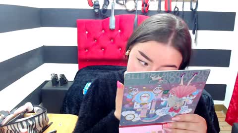 Snapshot of marian_ran_ chatting on 01.14.25 Marian online show from 01.14.25