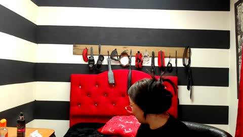 Snapshot of marian_ran_ chatting on 01.14.25 Marian online show from 01.14.25