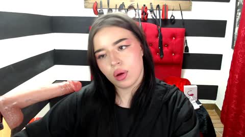 Snapshot of marian_ran_ chatting on 02.04.25 Marian online show from 02.04.25